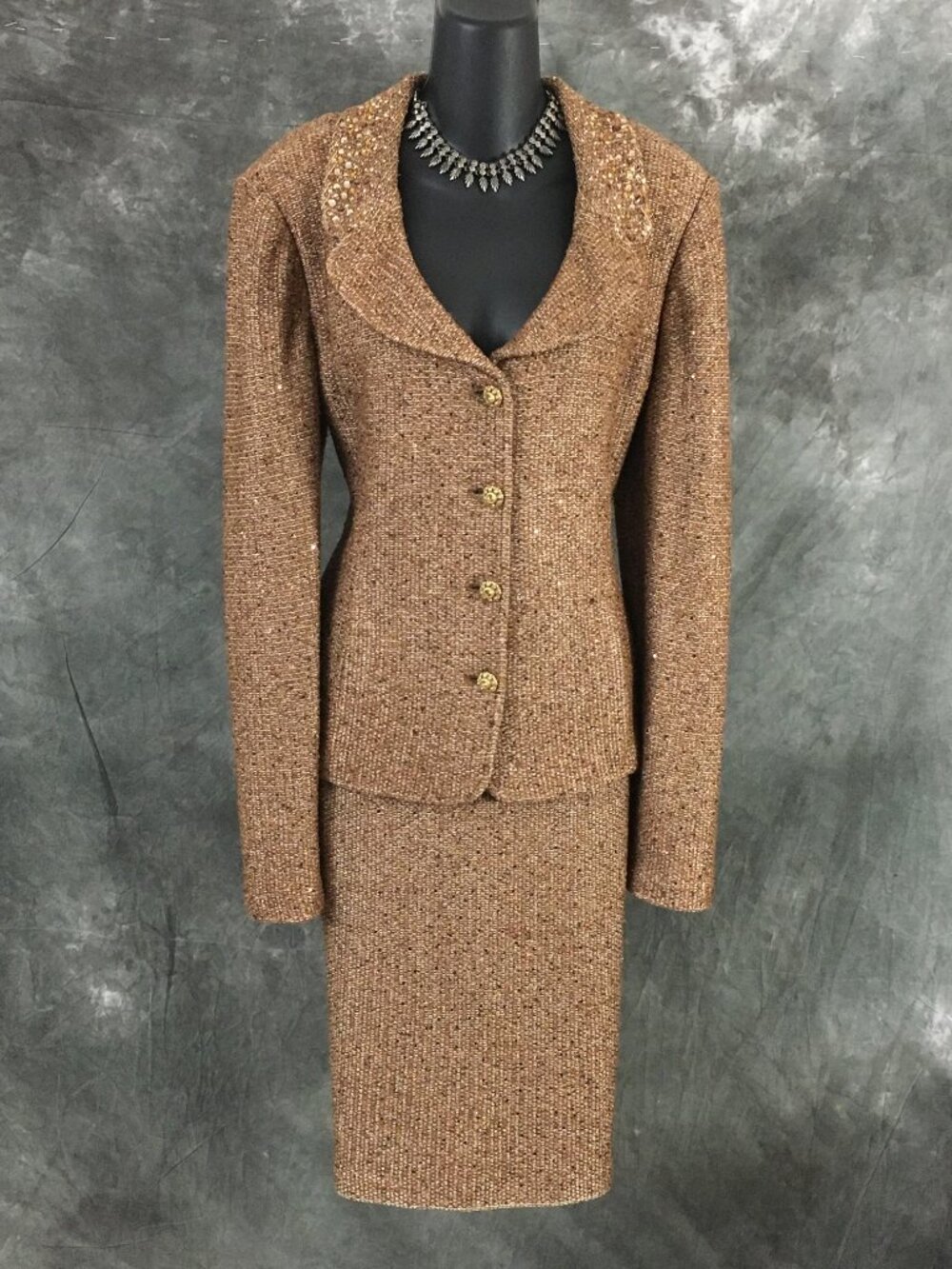 BEAUTIFUL St John evening knit brown tan multi embellished skirt suit size 12 - Picture 3 of 10